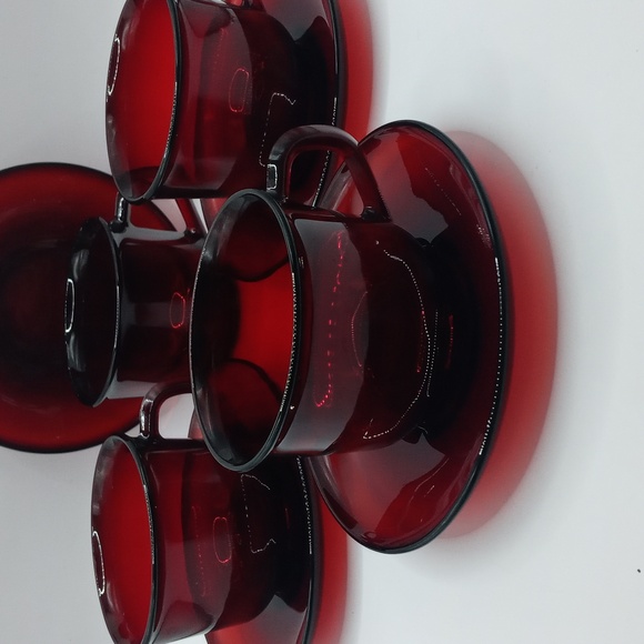 Vintage ARCOROC LUMINARC FRANCE RUBY RED TEA CUPS SAUCERS - 4 Sets - Picture 2 of 6